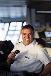 Bei der Borddurchsage: Mein Schiff Kapitän Dimitris Papatsatsis