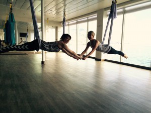 Flying Pilates Lehrerinnen Pia Horn (links) und Sonja Ehrlich 