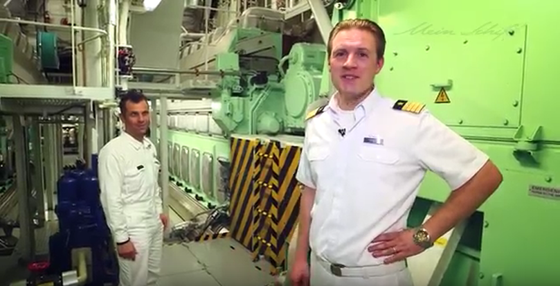 Mein Schiff Staff Kapitän Simon Böttger und Chief Engineer Margaritis Karystinos