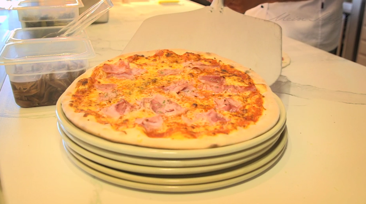 Pizza in Perfektion auf der der Mein Schiff 5 von TUI Cruises
