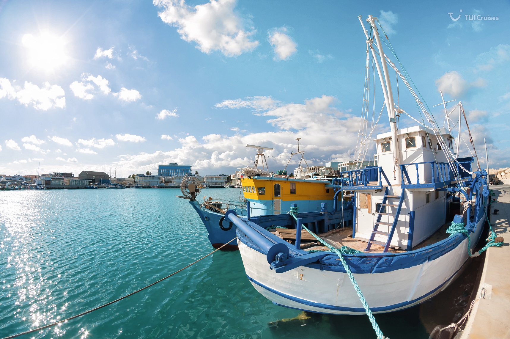 Altes Fischerboot im Hafen von Limassol, Zypern