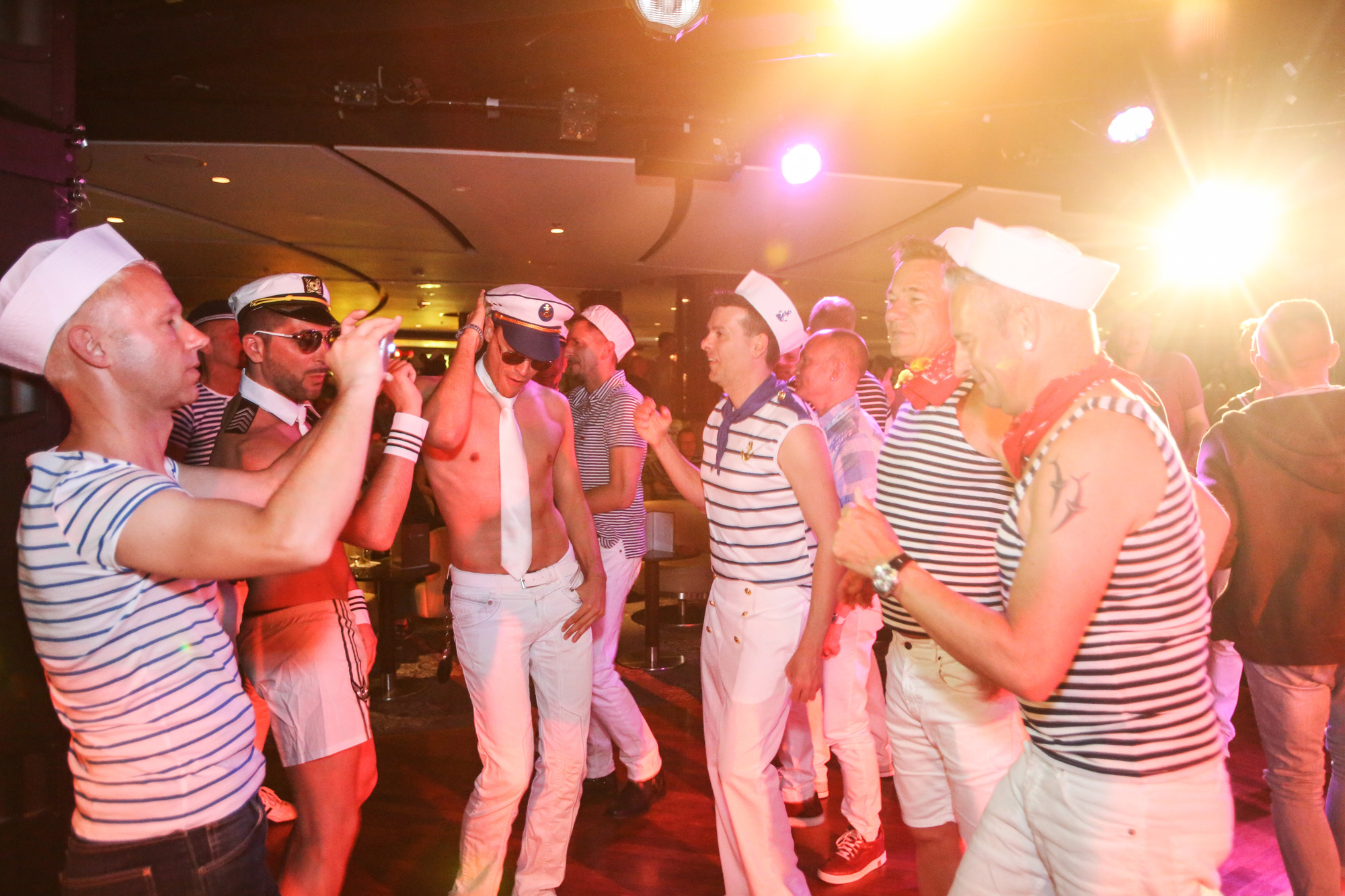 Party ahoi: Matrösen Party auf der Rainbow Cruise