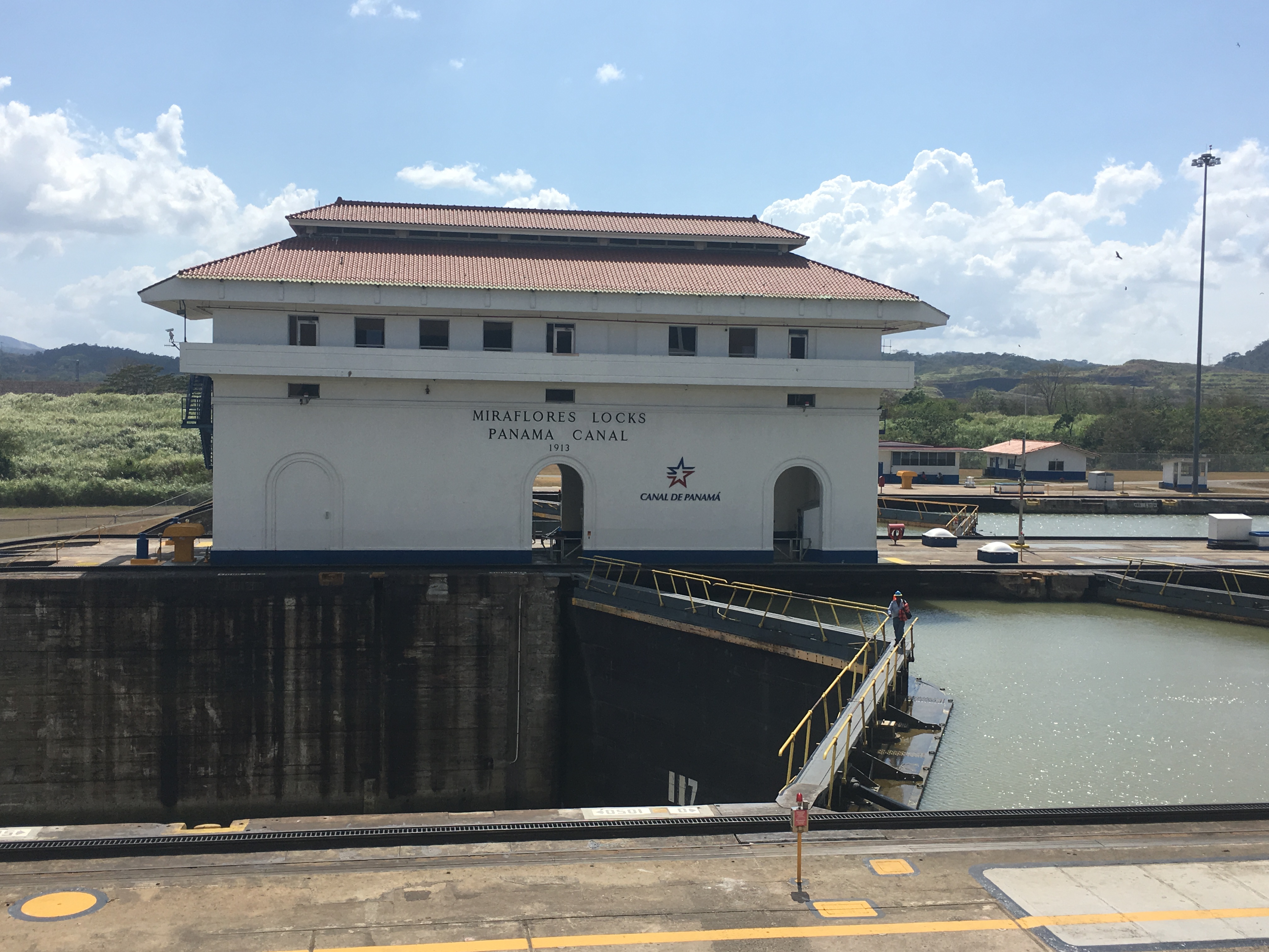 Mein Schiff Sehenswürdigkeit: Miraflores-Schleusen am Panamakanal