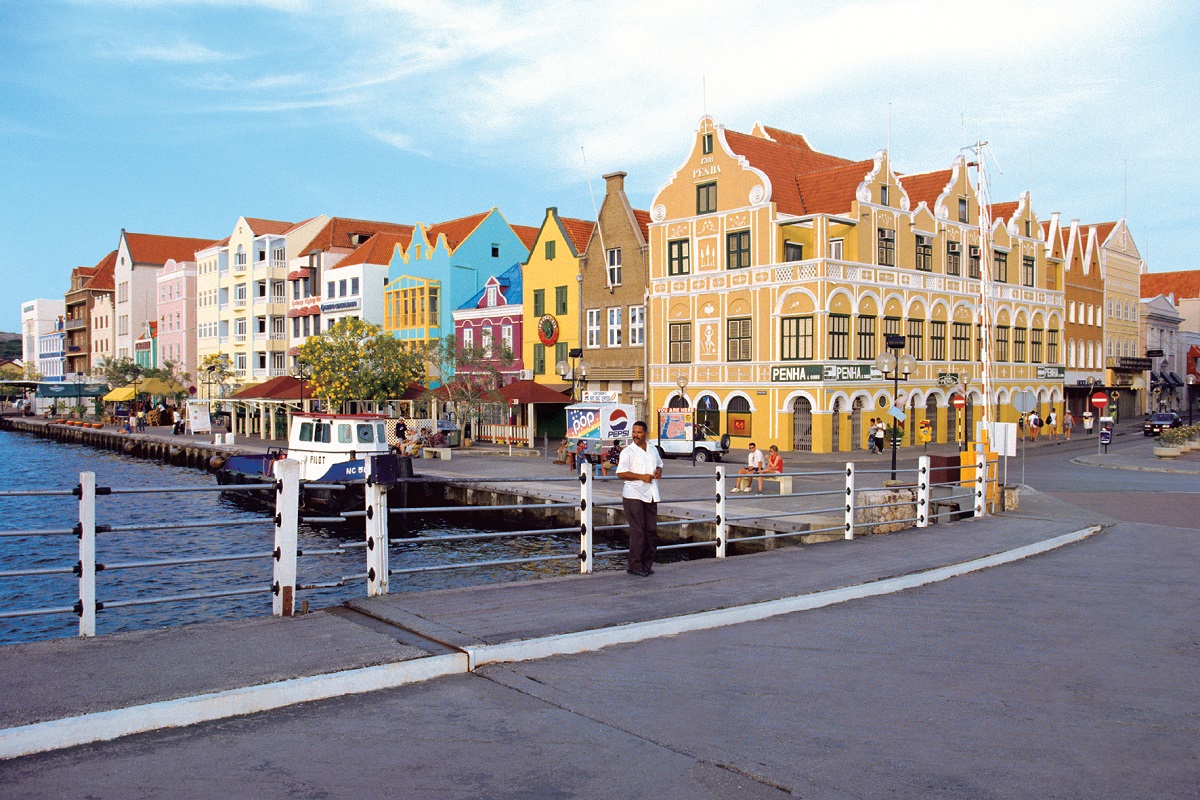 Typisch karibischer Charme: die  bunten Häuser in Willemstad auf Curaçao,