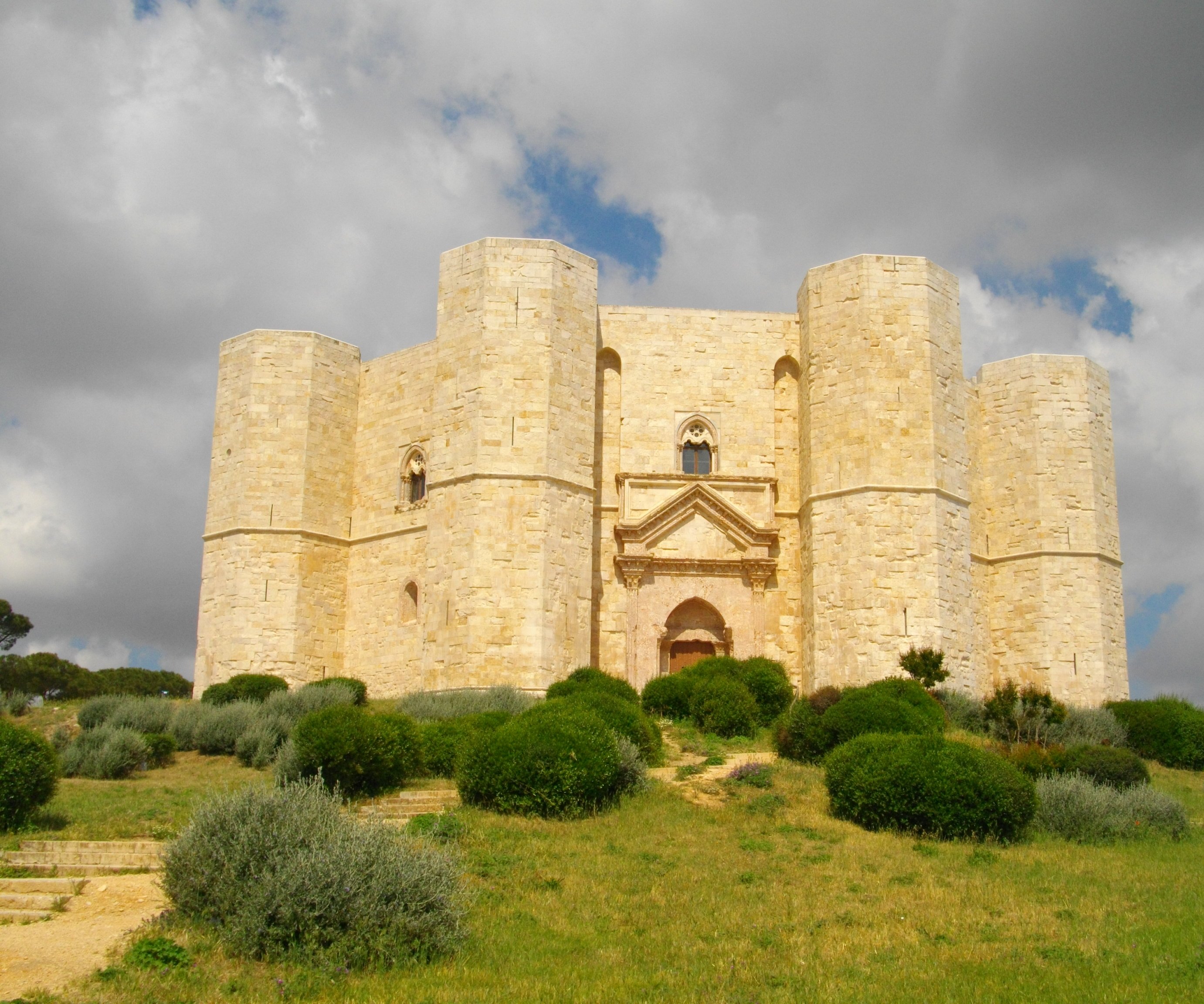Außergewöhnlicher Bau: Das Castel del Monte